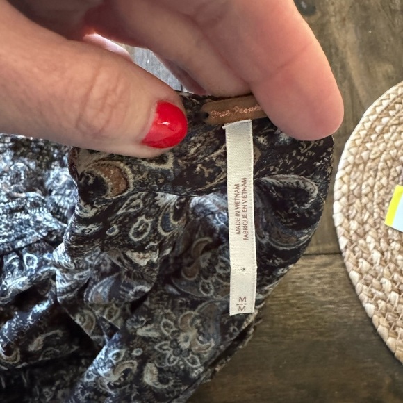 Free People Lolita Top Floral Boho ruffles and smocking size med like new - Picture 3 of 3